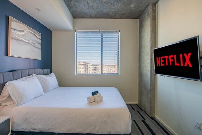 Building Photo - 333 E Roosevelt St