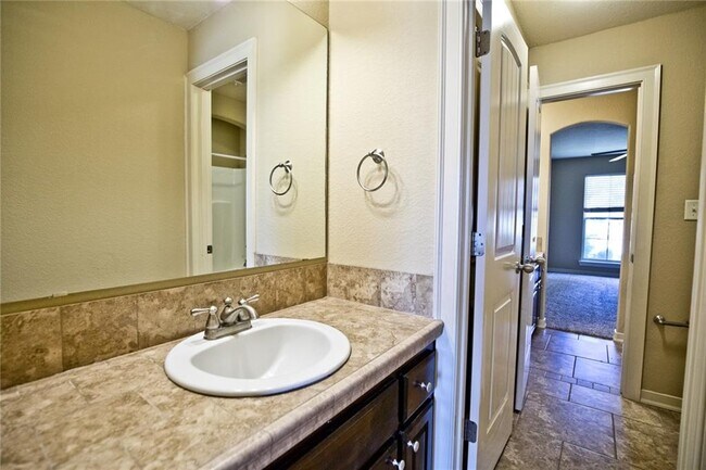 Building Photo - 3761 W Providence Dr