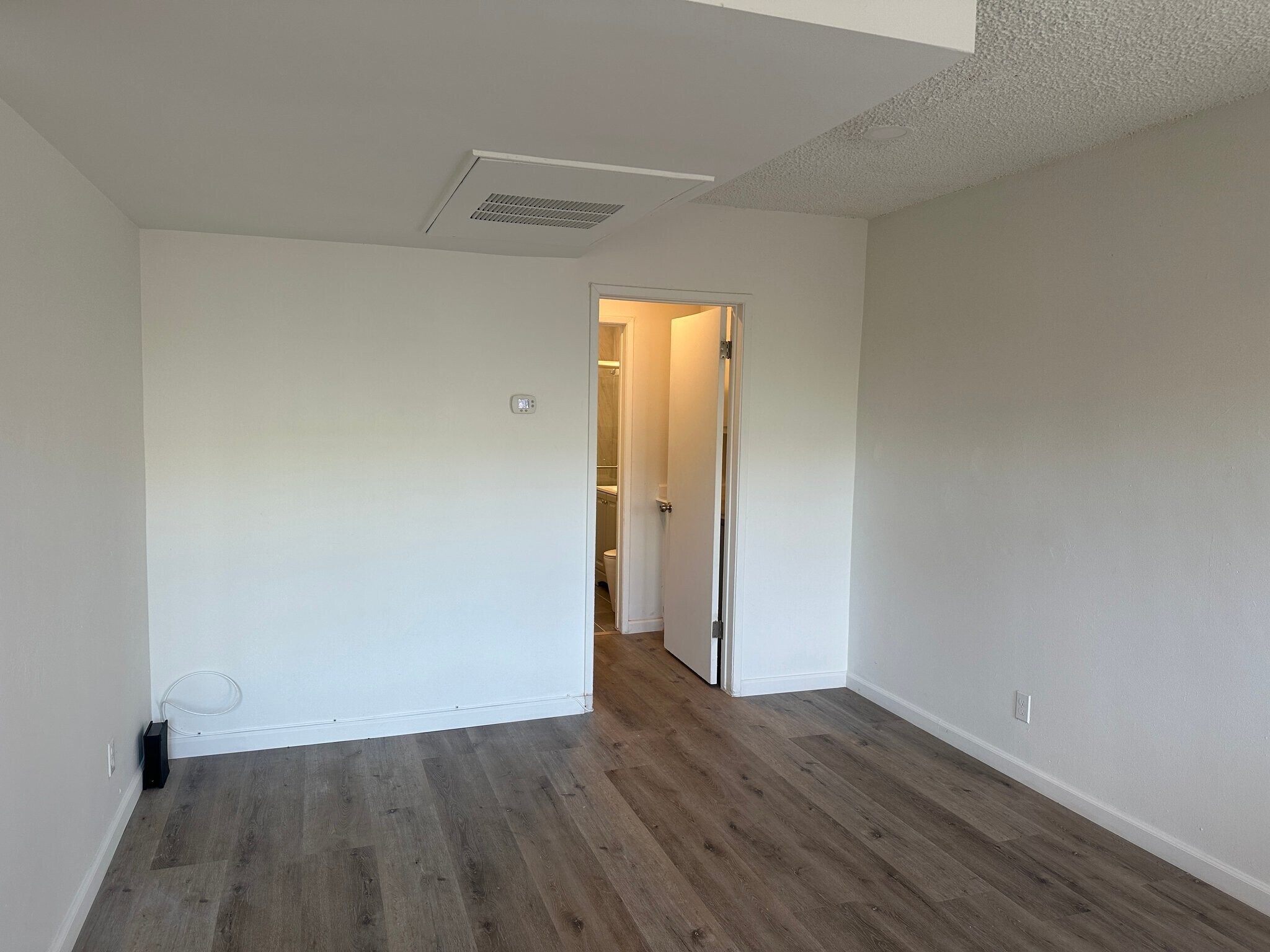 Building Photo - 1317 W 97th St