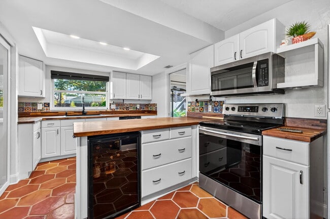 Building Photo - 6200 30th St S