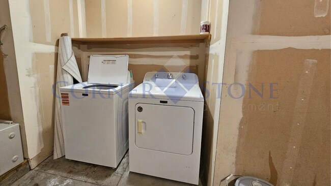 Building Photo - Nampa Home with RV Parking!