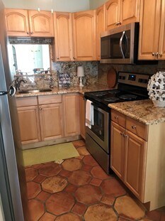 Kitchen - 401 Peruvian Ave