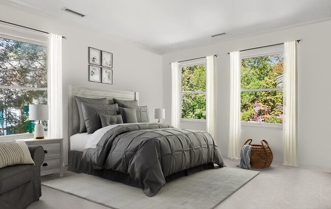 Additional Bedroom with walk in closer and private bath - 3B Ludlow Rd