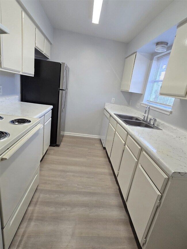 Building Photo - 1231 Lyric Ln