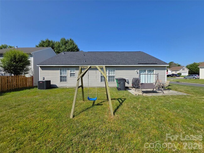 Building Photo - 8417 Appledale Dr