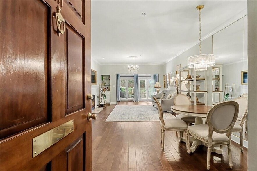 Building Photo - 2865 Lenox Rd NE