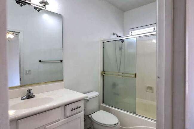 Building Photo - Rancho Sahuarita Home