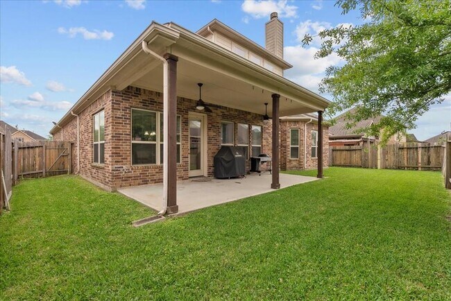 Building Photo - 321 Westwood Dr