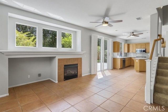 Building Photo - 466 Fallbrook Ave