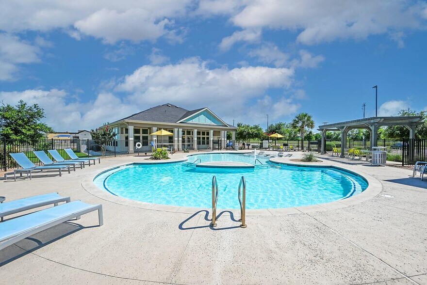 Building Photo - 2115 Windsor Blvd