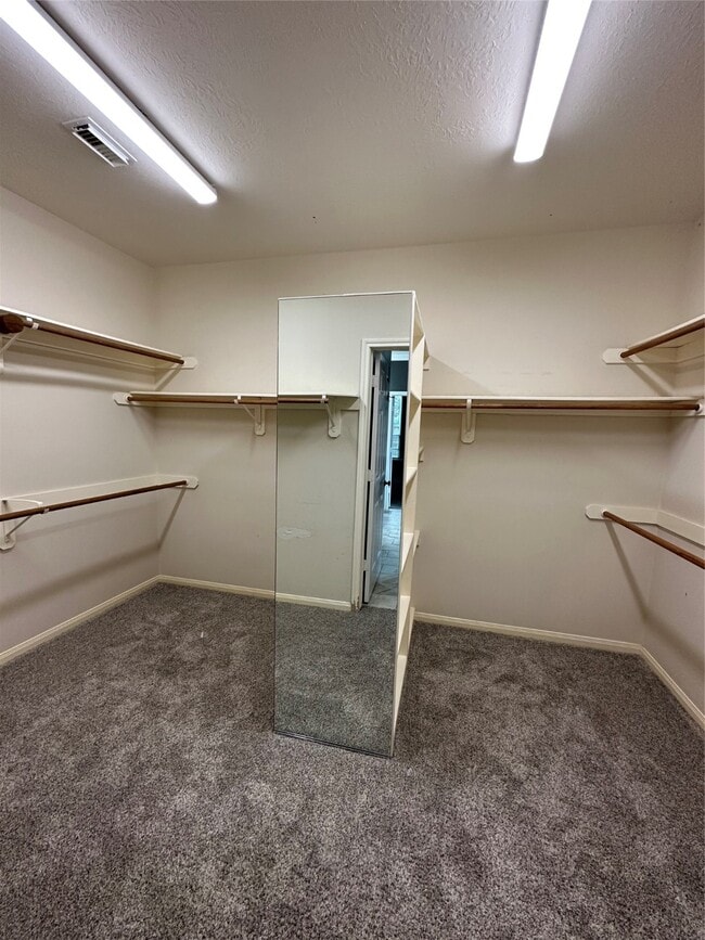 Building Photo - 20235 Concord Hill Dr