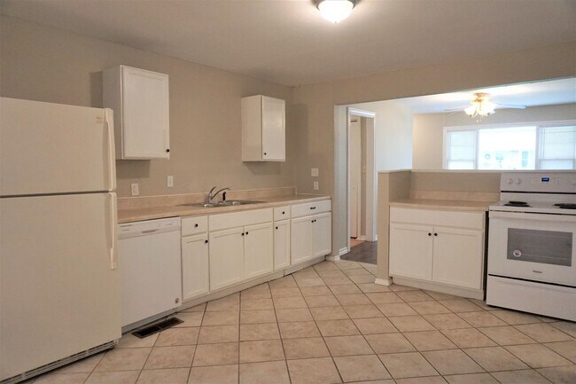 Building Photo - 3 Bed 2 Bath 1 Car Garage -The Village NW OKC