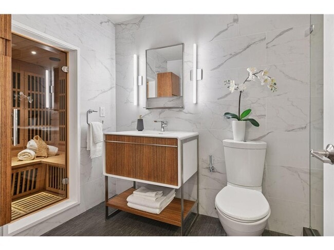 Building Photo - 3933 Zenith Ave S