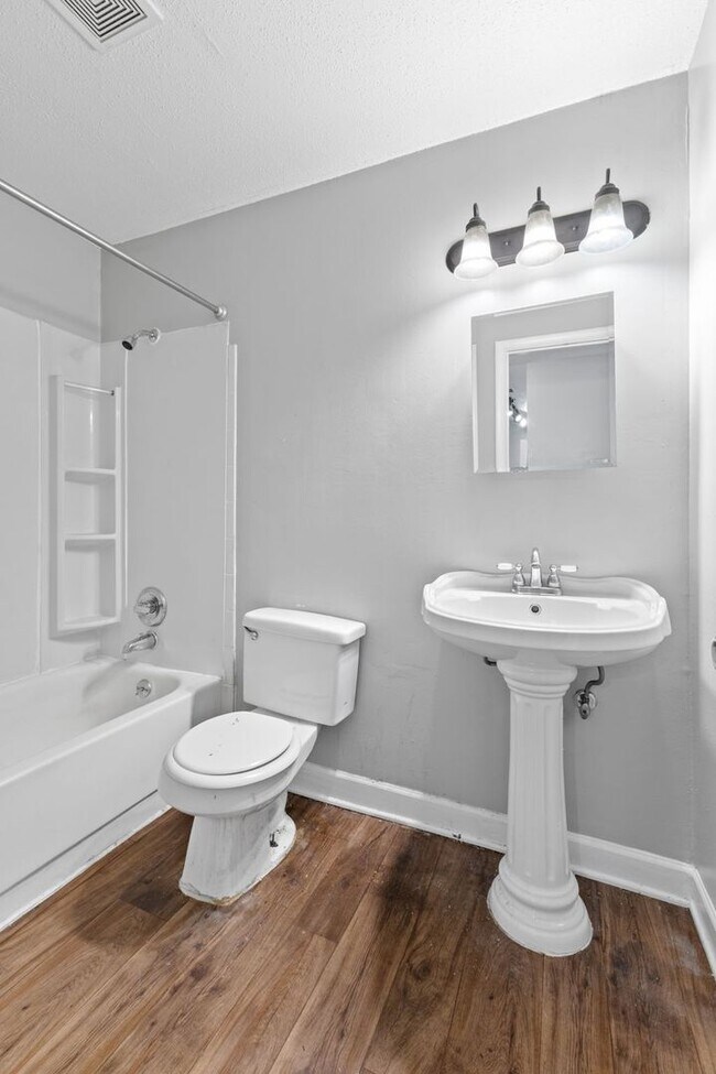 Building Photo - 3534 E Fall Creek Pkwy N Dr