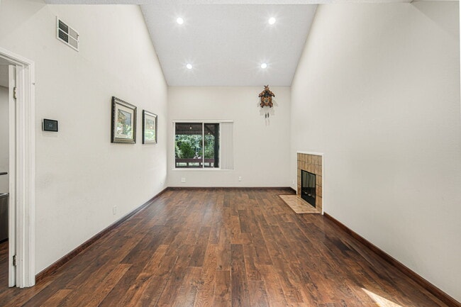 Building Photo - 4560 Benedick Ct