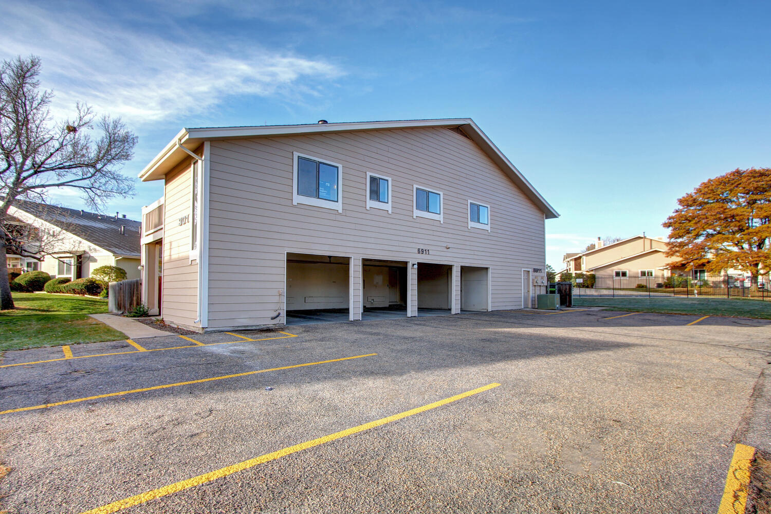 Building Photo - 6911 W 87th Way