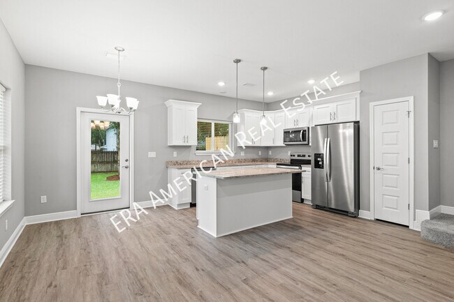 Building Photo - 404 Walters Cir