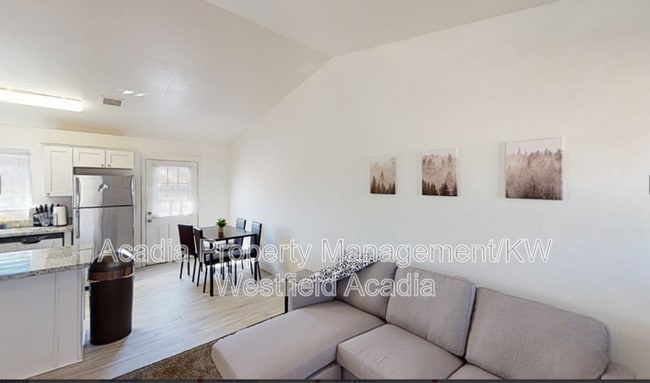 Building Photo - 571 N 10th Pl