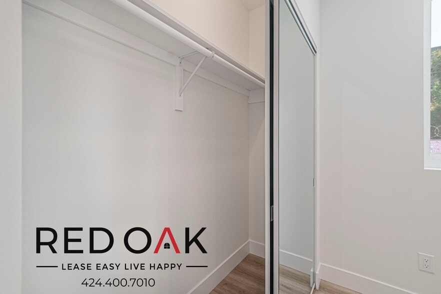 Building Photo - 4590 Riverton Ave