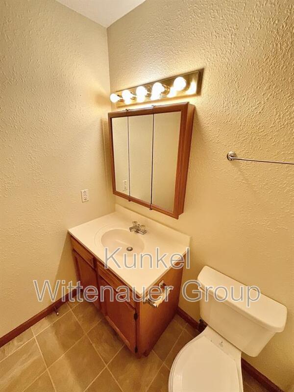 Building Photo - 2609 Sierra Dr