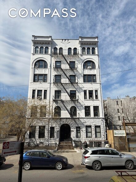 Building Photo - 944 Marcy Ave