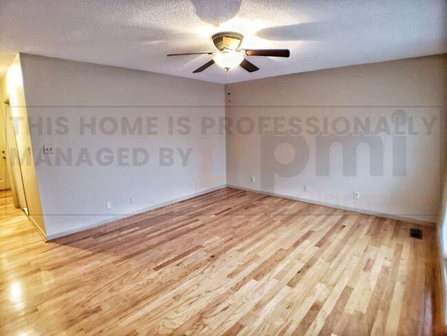 Building Photo - 3046 Woody Ln
