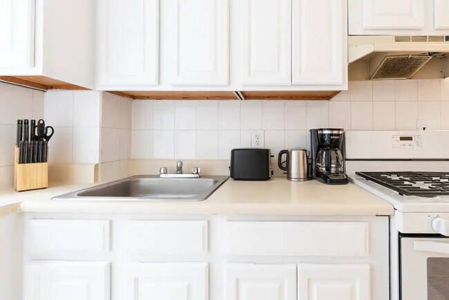 Building Photo - 451 9th Ave