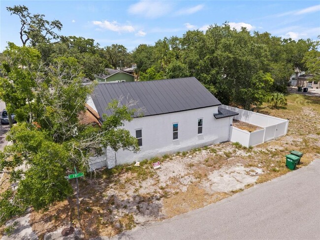 Building Photo - 2901 N 20th St