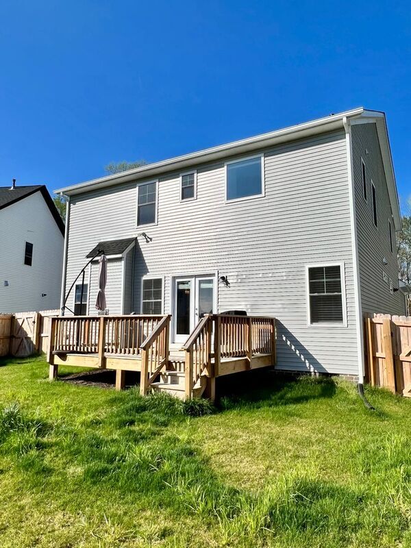 Building Photo - 8180 Lyman Ct