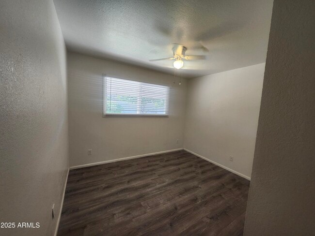 Building Photo - 6401 E Parkview Dr