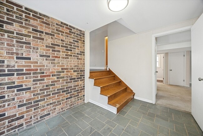 Building Photo - 602 Prairie Ave