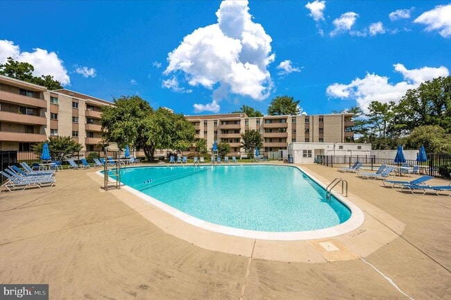 Building Photo - 7505 Democracy Blvd