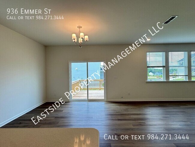 Building Photo - 936 Emmer St