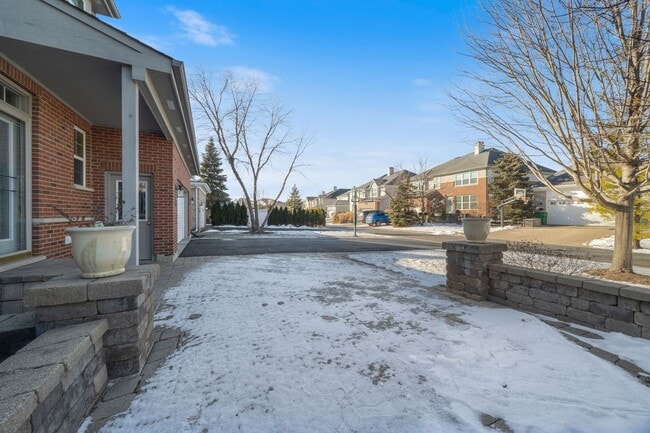 Building Photo - 408 N White Deer Trail