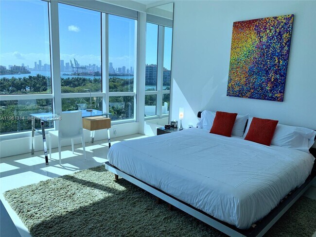 Building Photo - 100 South Pointe Dr