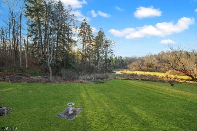 Building Photo - 405 Mt Hermon Rd