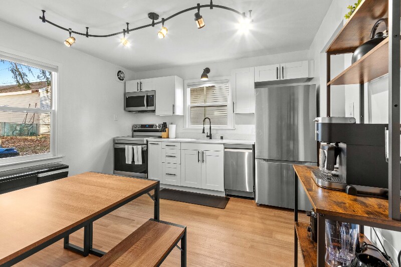 Building Photo - 916 Quincy St