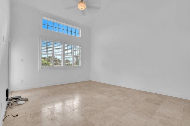 Building Photo - 705 Mainsail Cir