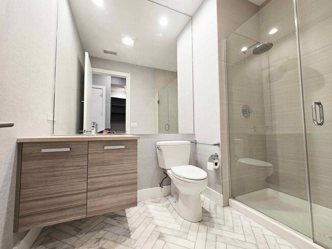 Building Photo - 1100 W Adams St