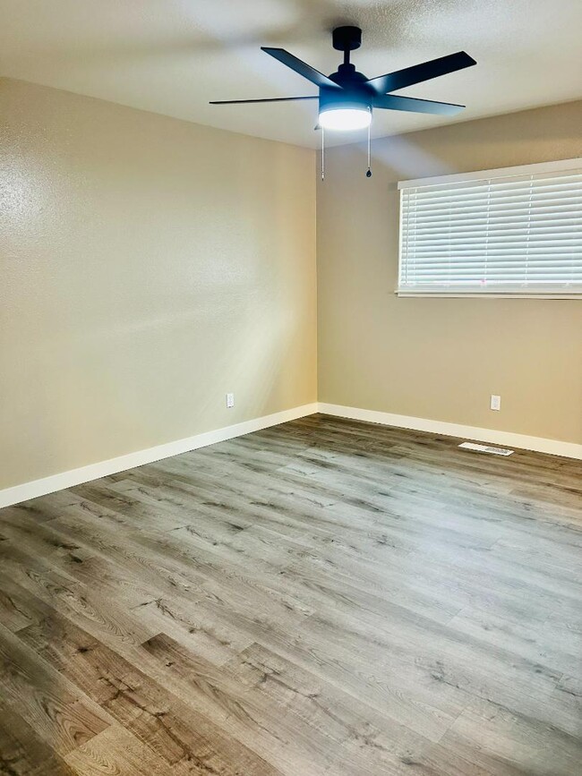 Building Photo - 285 Rutgers Ave