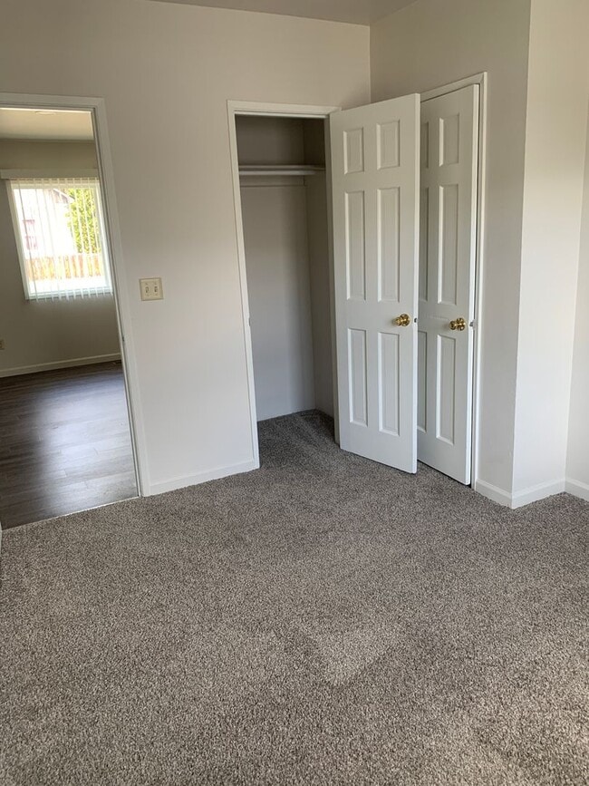 Building Photo - Updated home!