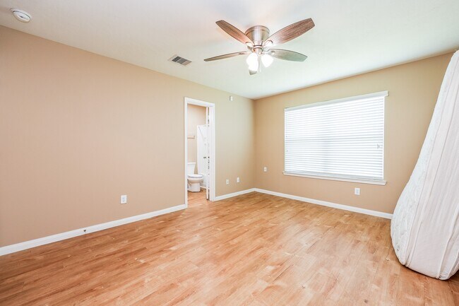 Building Photo - 6207 El Granate Dr