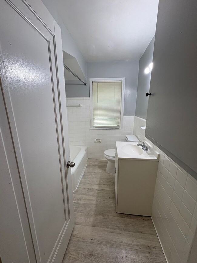 Building Photo - 19386 Yonka- 3 BEDS & 1.5 BATH FOR RENT!