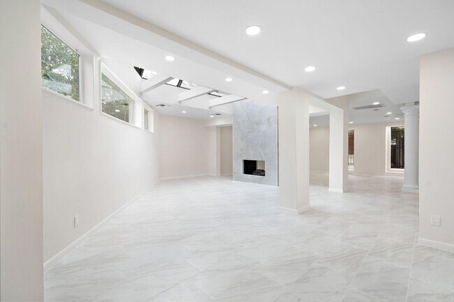 Building Photo - 1111 Potomac Dr