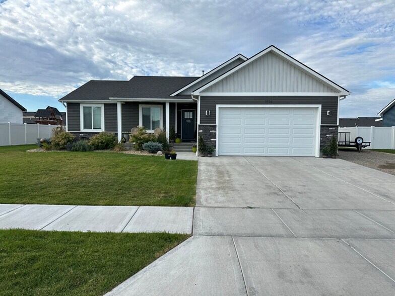 Primary Photo - 3906 Inglewood Dr
