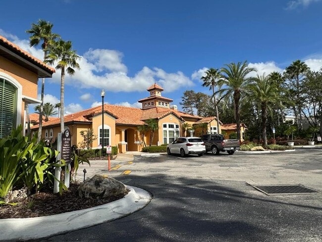 Building Photo - 5479 Vineland Rd