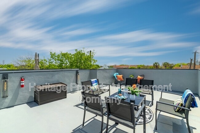 Building Photo - 719 Eleanor Ave