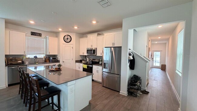 Building Photo - 11200 Listening Dr