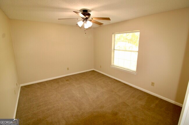 Building Photo - 108 Baytree Ct