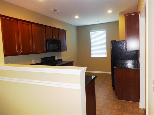 Building Photo - 4828 Pitkin Ave